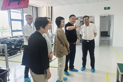 松江區(qū)政協(xié)主席劉其龍親訪赫立元吉總部大樓共繪未來科技藍圖(圖2)
